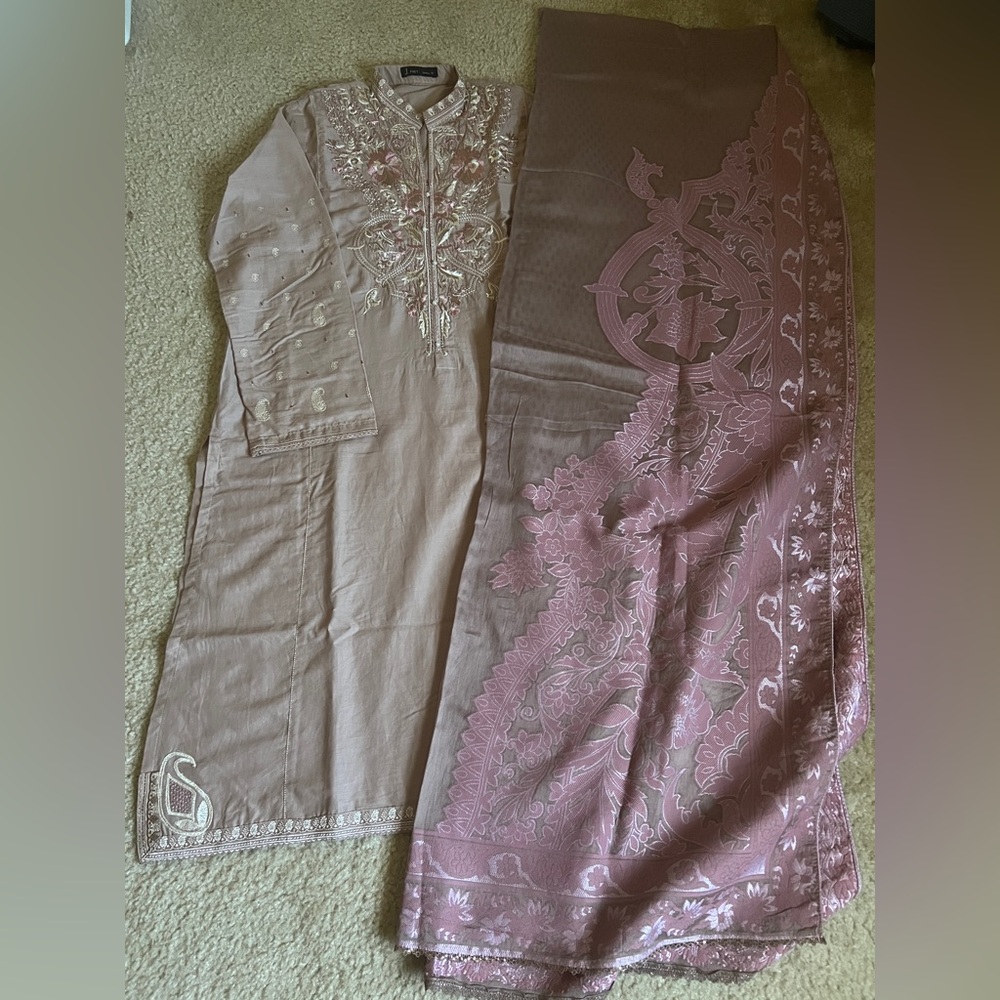 Elegant Long Sleeve Embroidered Dress - Pink